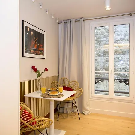 Апартаменты Studio Fonctionnel Et Moderne Place Clichy - 2p Париж